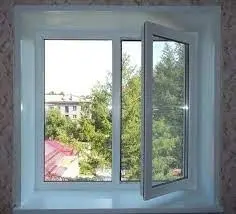 Двухстворчатое окно ПВХ 1350*1260, 3к- профиль 60мм, с поворотно-откидной створкой