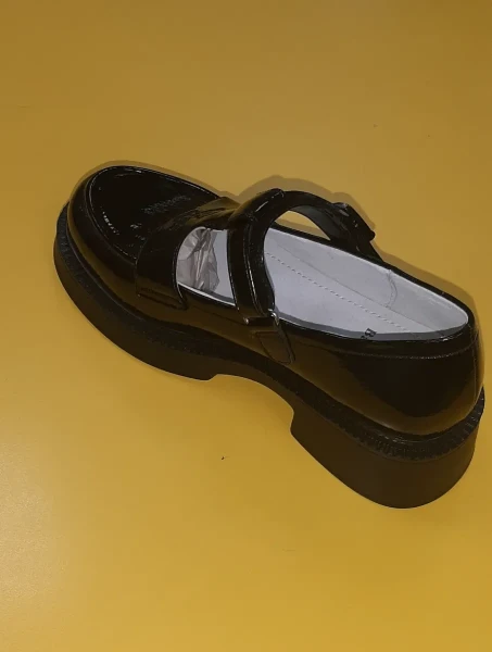 Туфли школьные лакированные