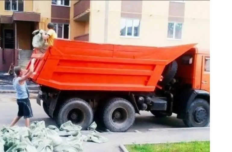 Вывоз строительного мусора до 10 тонн