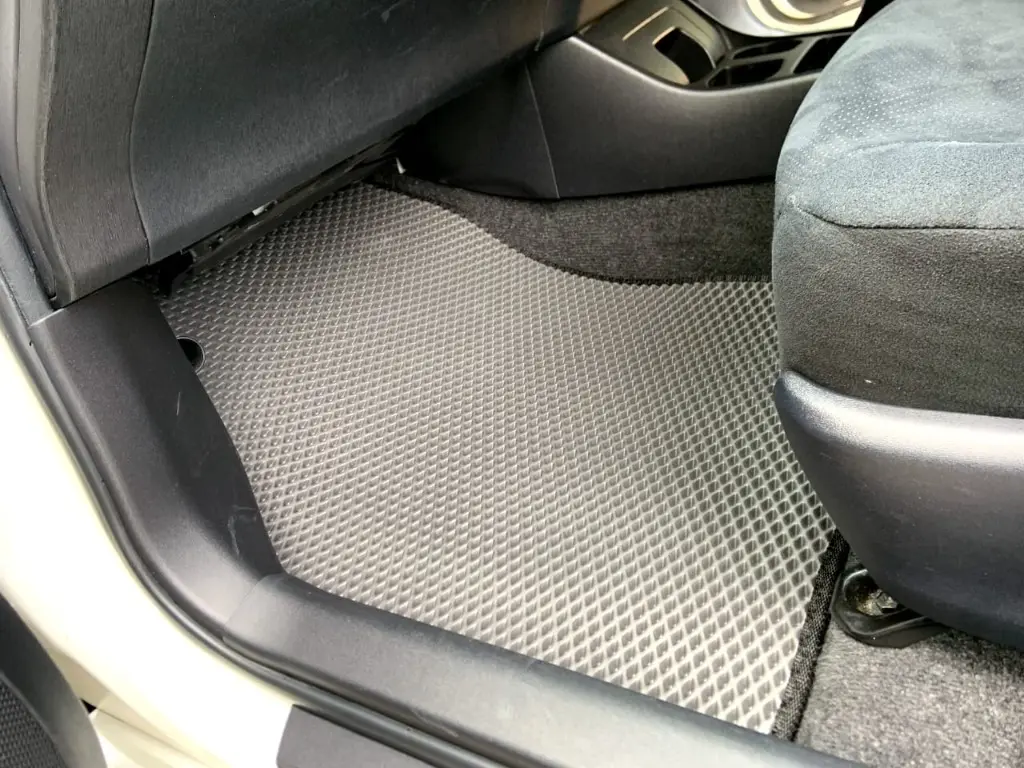 Автомобильные ЕВА коврики с бортами для Toyota Prius XW30
