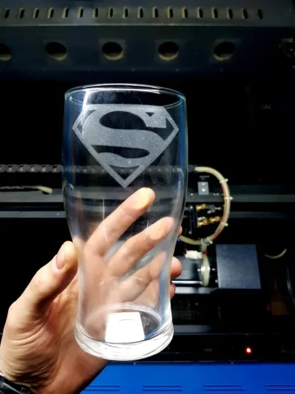 Фото для Пивной бокал "Супермен" лазерная гравировка