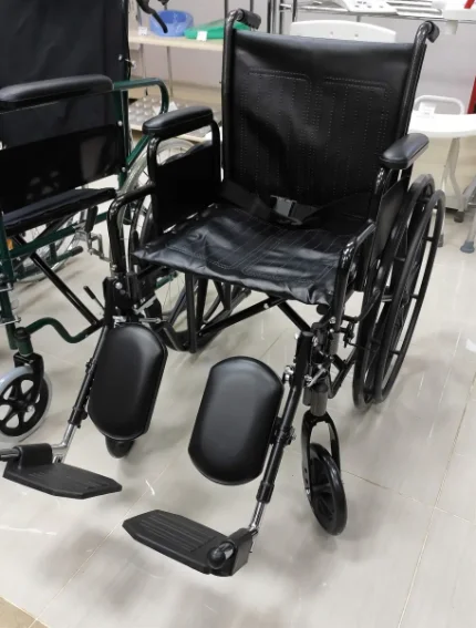 Фото для Кресло-коляска для инвалидов