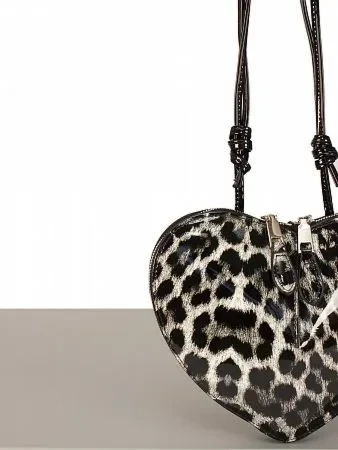 Сумка-сердце из натуральной кожи