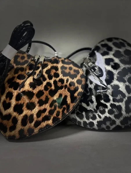 Сумка-сердце из натуральной кожи