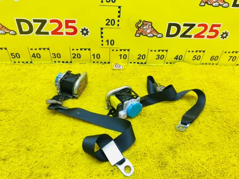 Фото для Ремень безопасности ПАРА ПЕРЕД TOYOTA WISH ZGE20W 2ZRFAE 2013/Цвет 070 перед. (б/у)