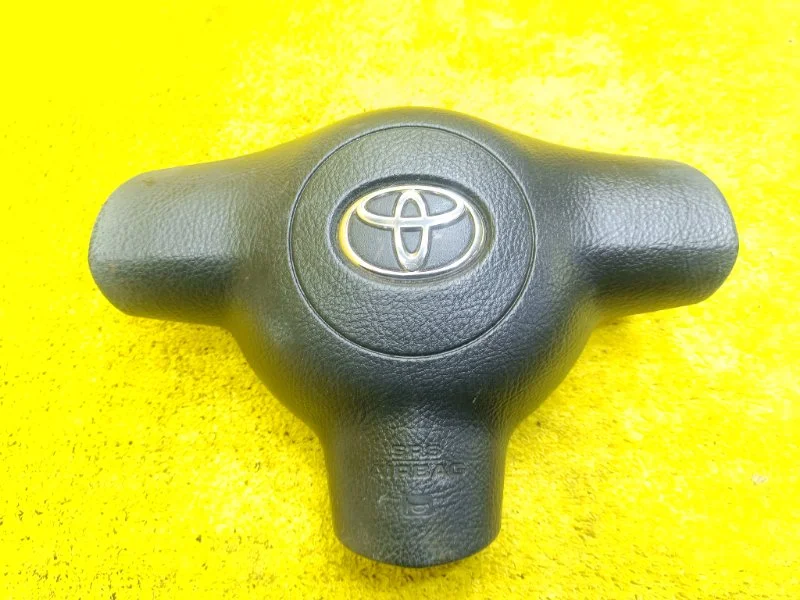 Подушка безопасности водителя Toyota Caldina/Rav4/Wish