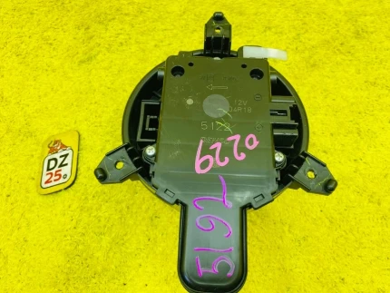 Фото для Мотор печки TOYOTA NOAH ZWR80G 2ZRFXE 2014/Цвет 1F7 перед. (б/у)