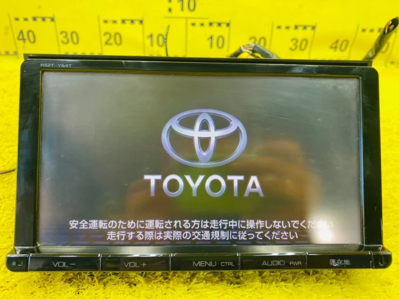 Фото для Магнитофон TOYOTA ESQUIRE ZWR80G 2ZRFXE 2014/Цвет 202 перед. (б/у)