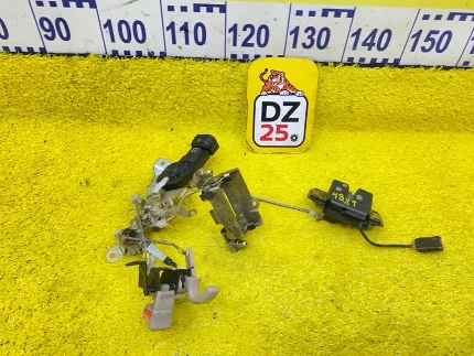 Фото для Замок 5-й двери TOYOTA LAND CRUISER/LAND CRUISER CYGNUS/LX470 (б/у)