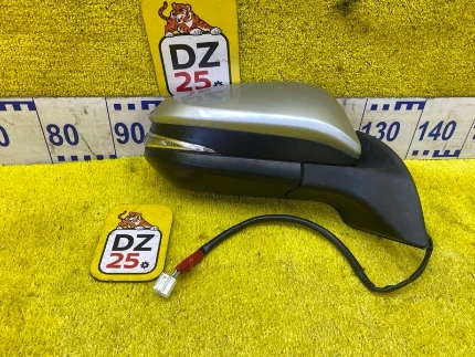 Фото для Уши TOYOTA NOAH/VOXY/ESQUIRE ZRR80G/ZRR80W/ZRR80/ZRR85G/ZRR85W/ZRR85/ZWR80/ZWR80G/ZWR80W 3ZRFAE 2014/Цвет 1F7 перед. прав. (б/у)