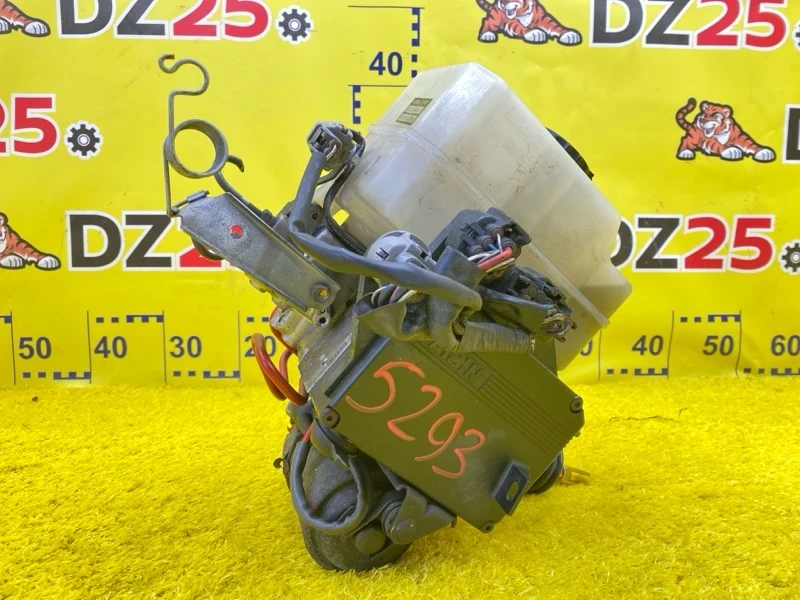 Фото для Главный тормозной цилиндр TOYOTA LAND CRUISER UZJ100W 2UZFE 2001/Цвет 057 перед. (б/у)