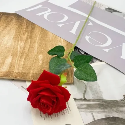Фото для Цветок Роза бархатная тонкий стебель 62 см (Цвет: Красный)